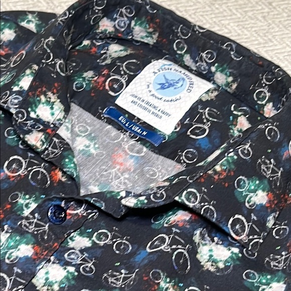 A Fish Named Fred Bicycle Patterned dress Shirt. Size Medium. - Picture 6 of 11